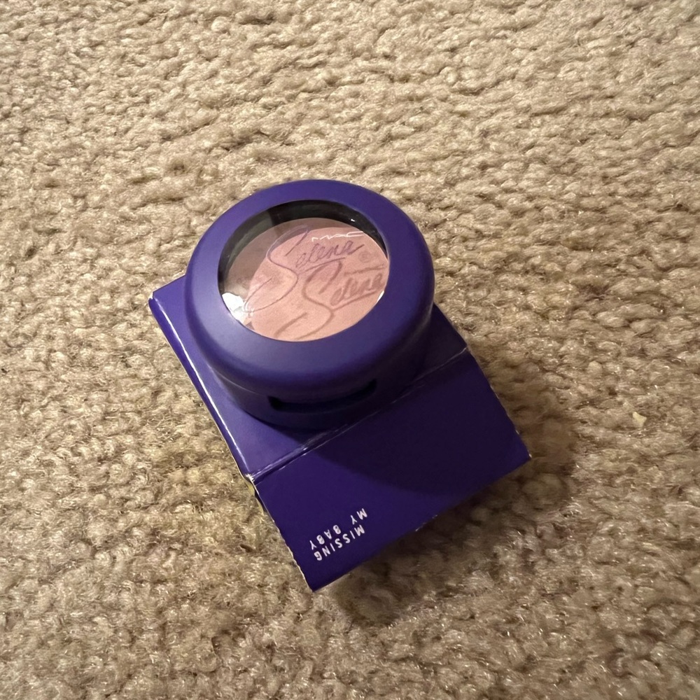 💜🦋Selena x MAC Eyeshadow🦋💜